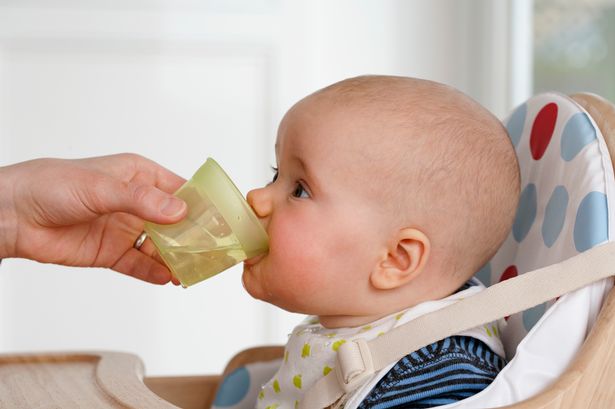 რა რაოდენობის წყალი უნდა დალიოს დღის განმავლობაში მცირეწლოვანმა ბავშვმა?