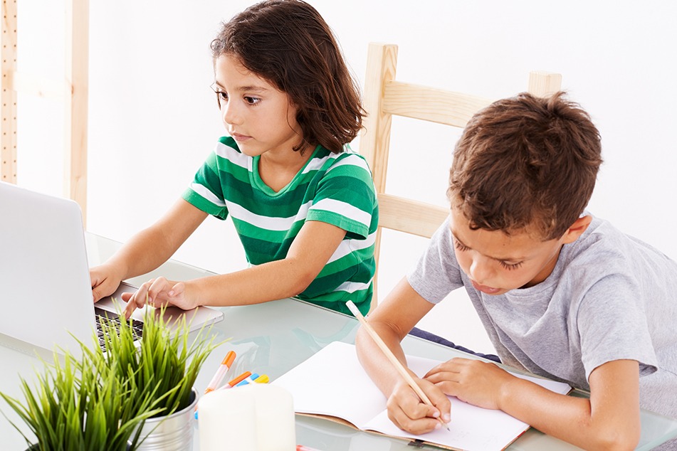 როგორ დავეხმაროთ ბავშვს საშინაო დავალების მომზადებაში?