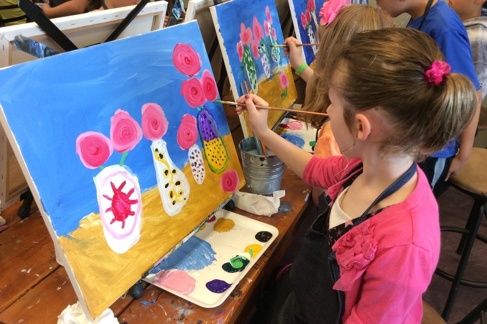 როცა დავინახავთ, რომ ბავშვი ხატავს, ყოველთვის უნდა შევაქოთ და მოვიწონოთ მისი ნამუშევარი - რატომ უნდა ვასწავლოთ ბავშვებს ხატვა?