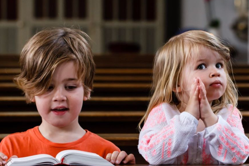 რელიგიური მშობლები ფსიქიკურად და ფიზიკურად ჯანმრთელ შვილებს ზრდიან - უახლესი კვლევები