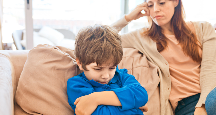 5 რამ, რაც გაბრაზებულ ბავშვს მშობლისგან სჭირდება